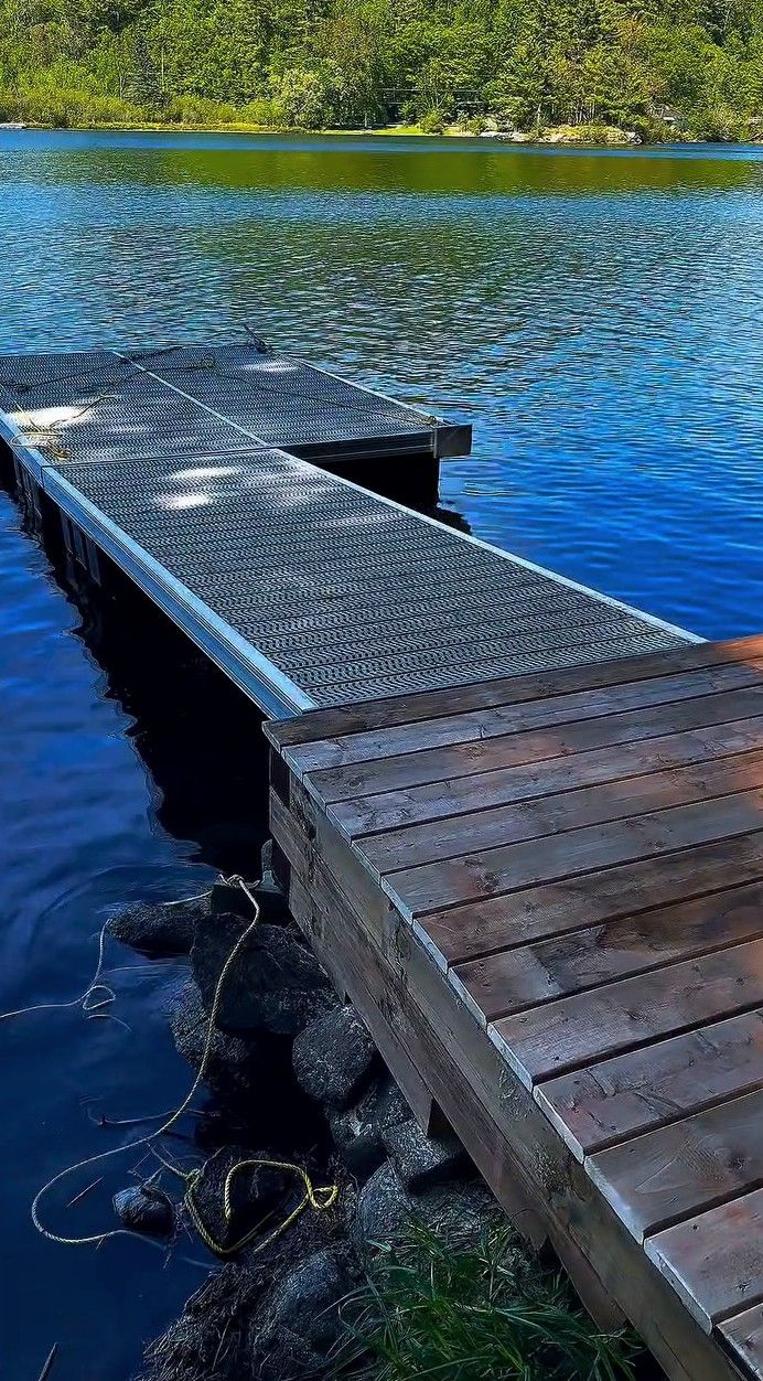 Landing meeting the floating dock